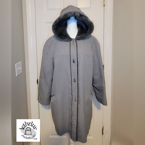 Source Unknown Jackets & Blazers - Vintage Union-Made Women's Hooded Faux Fur Parka Car Coat